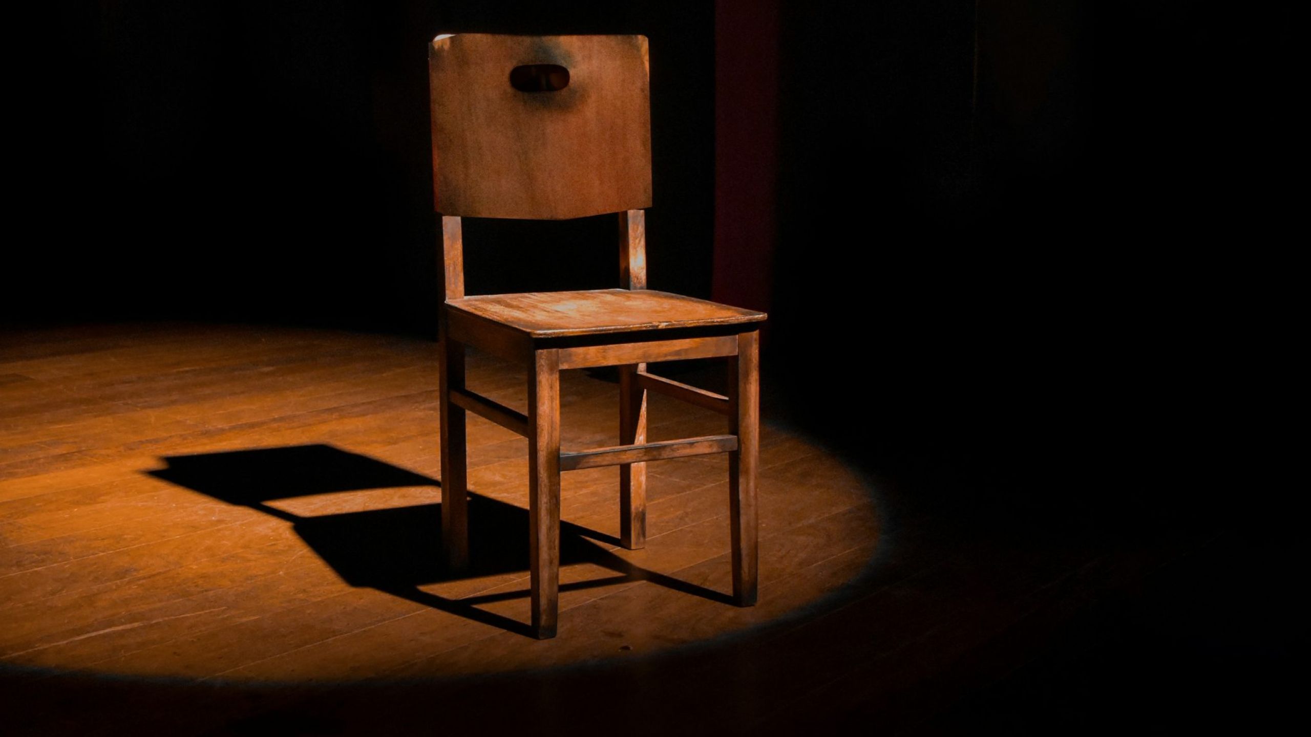 Theater, Autor, Theaterstücke, Produktionen und Holzwerke. Marcel Schlegel aus der Schweiz für Deutschland